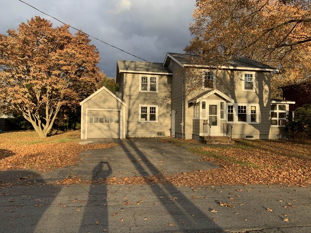 21 Gates Ave - Photo 1