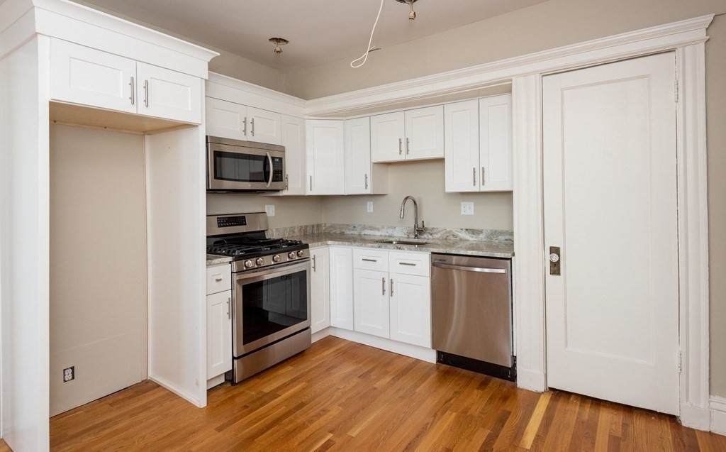 285 Lynn Shore Dr - Photo 1