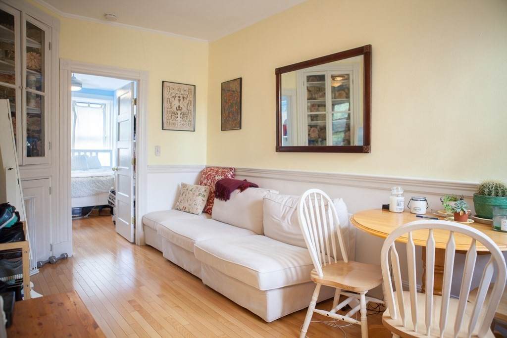 33 Irving Street - Photo 1