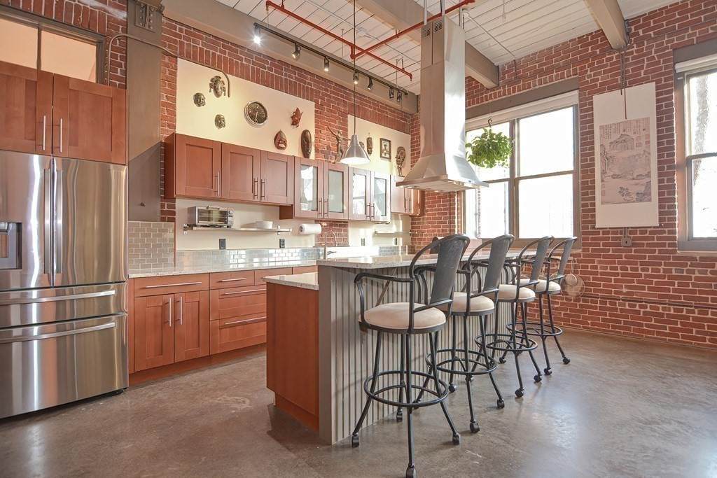406 Lincoln Street - Photo 1