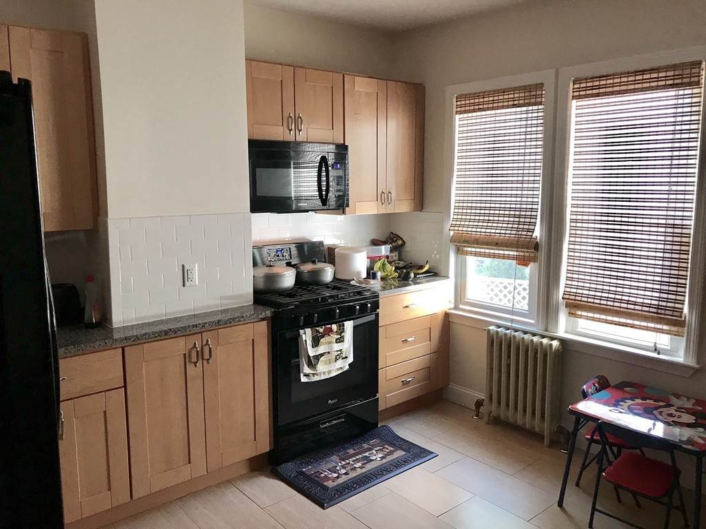 122-124 Rockland St - Photo 1