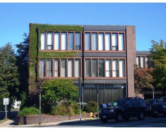 1 Elm Sq - Photo 1