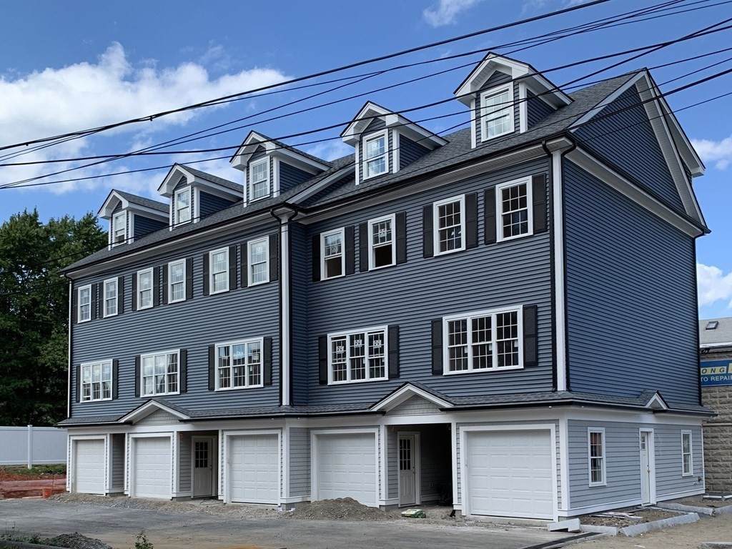 18 Common Street - Photo 1