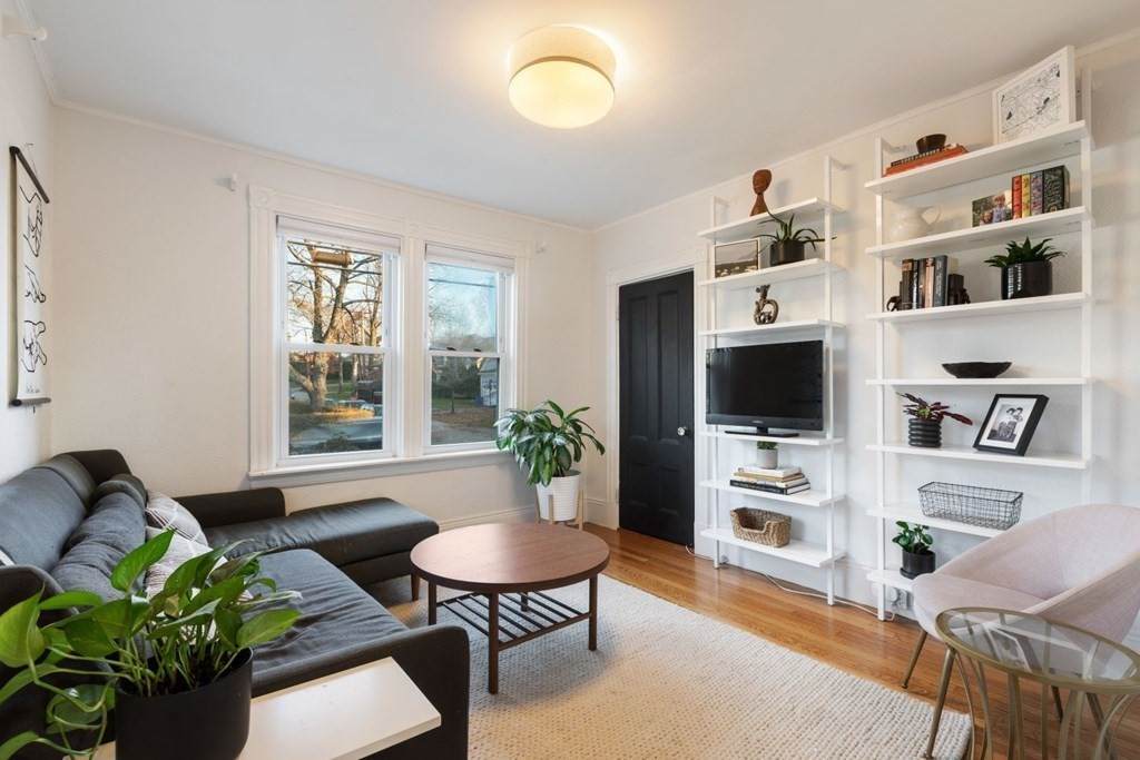 429-431 Parker Street - Photo 1