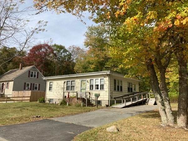 1061 Almy St. (House) - Photo 1