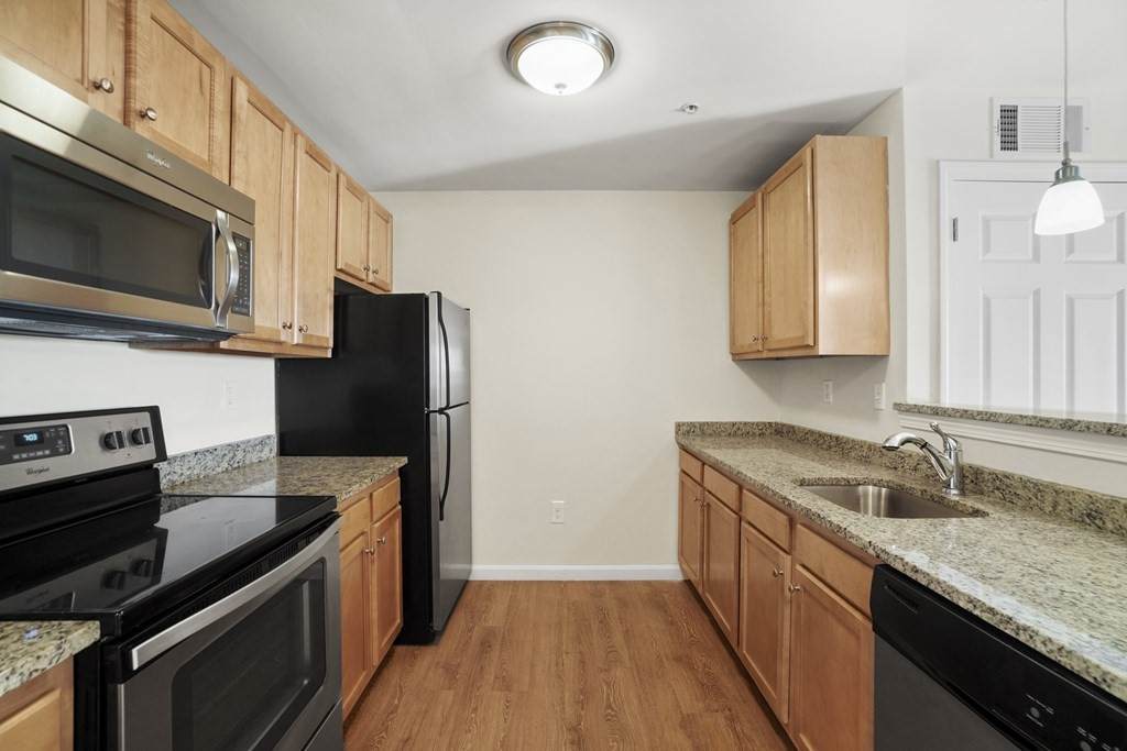 105 Hopkins Street - Photo 1
