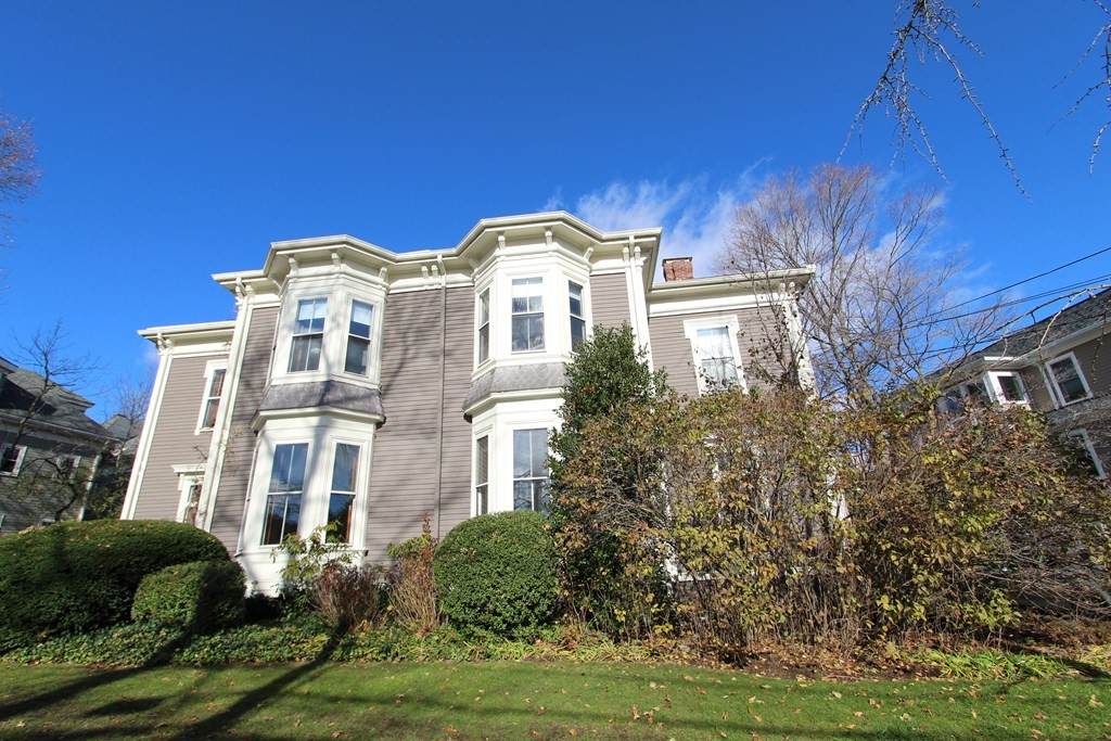 19 Harvard Ave - Photo 1