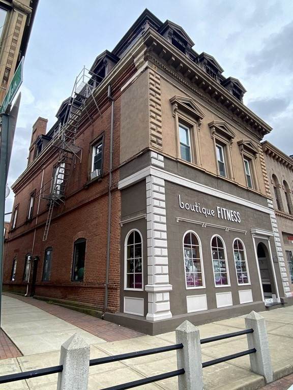 9 Taunton Green - Photo 1