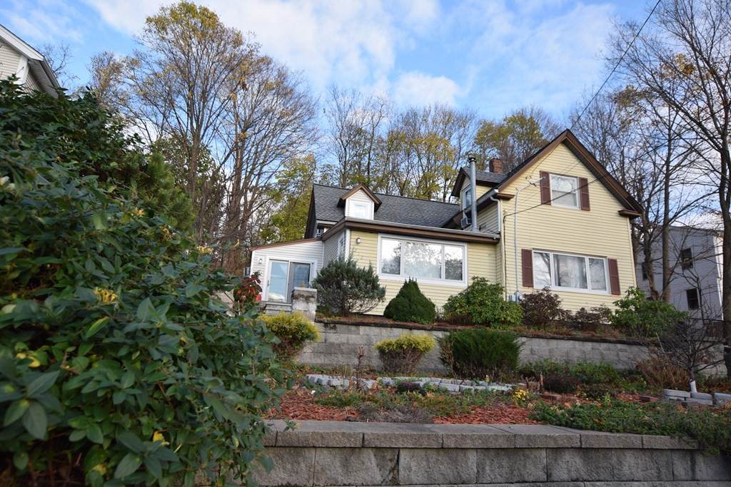 212 Common St - Photo 1