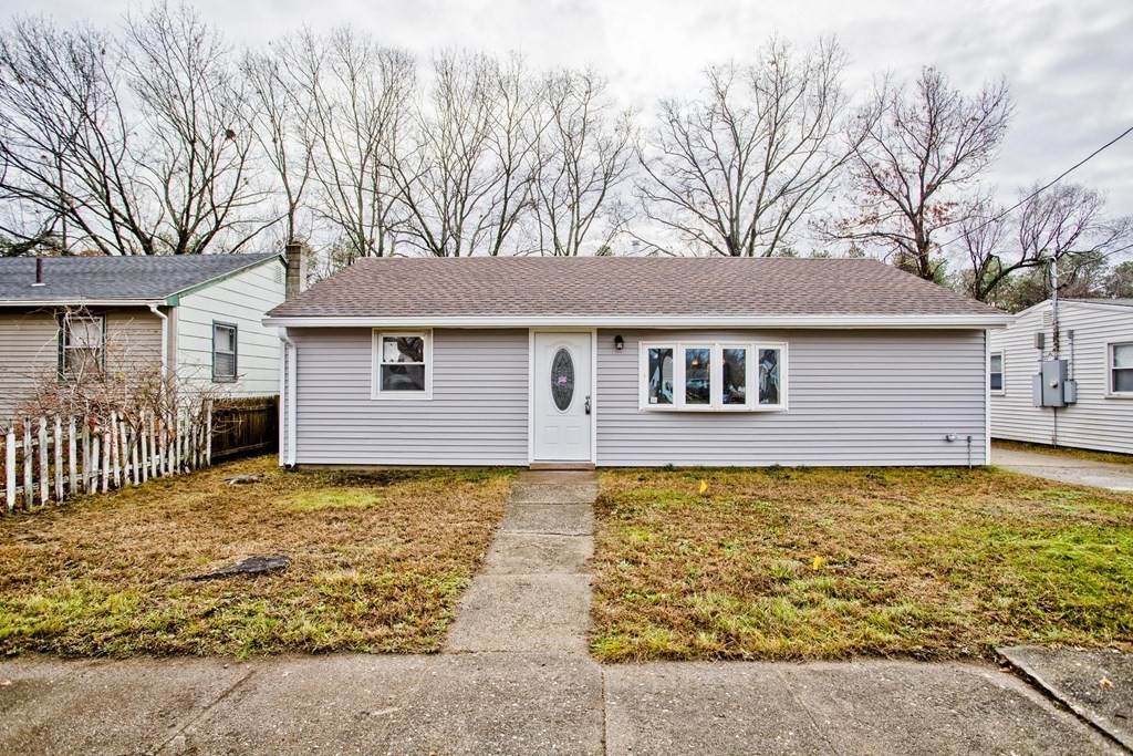 49 Mohegan Ave - Photo 1