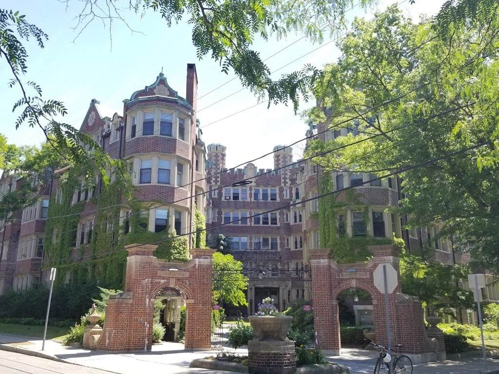 10 Dana St - Photo 1