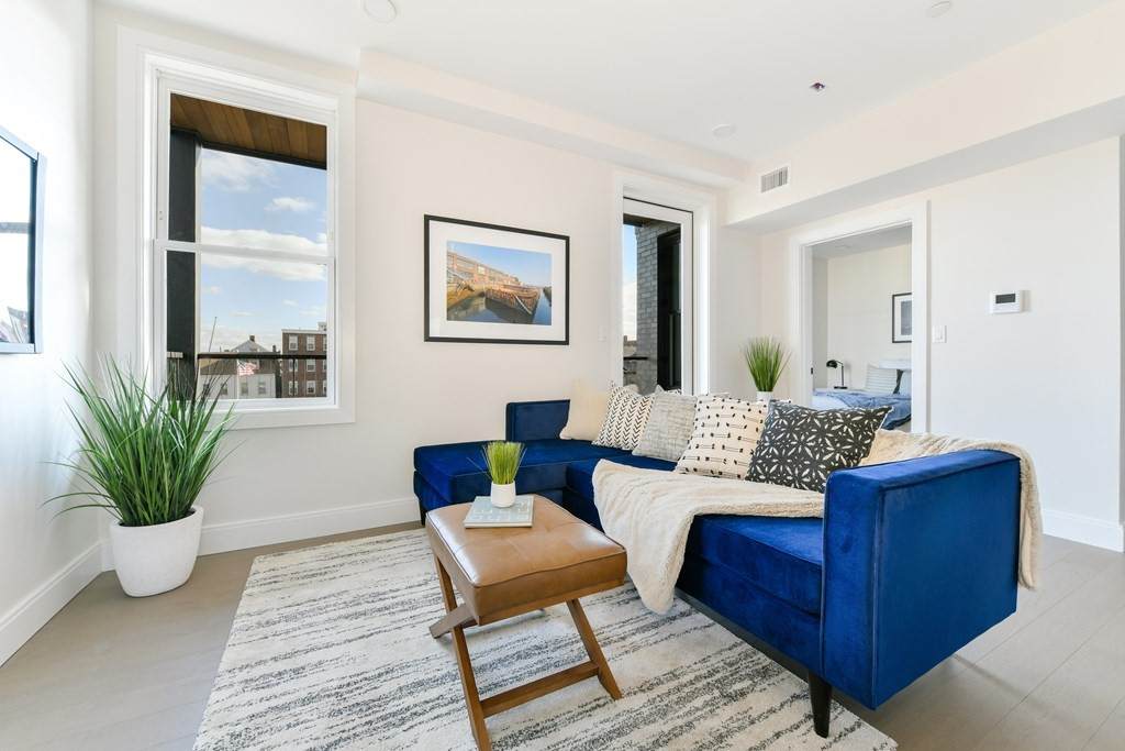8 Winthrop Street - Photo 1