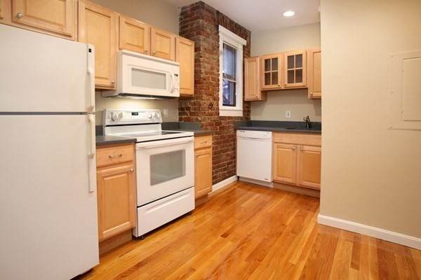 65 Burbank Street - Photo 1