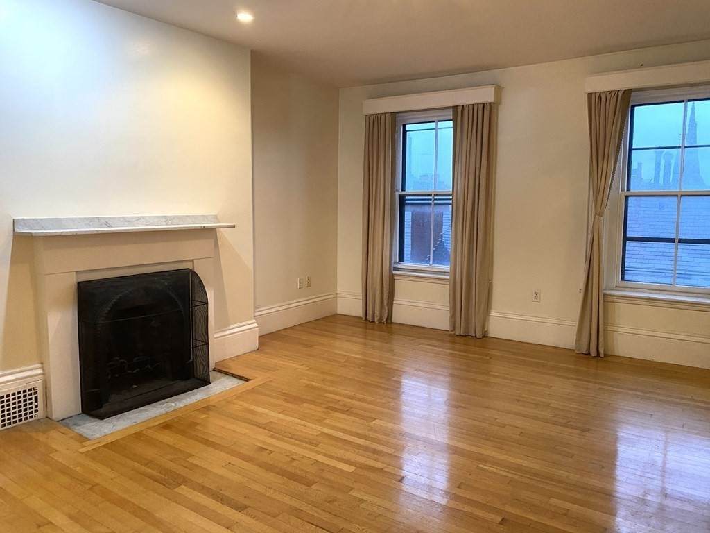 19 W Cedar St - Photo 1