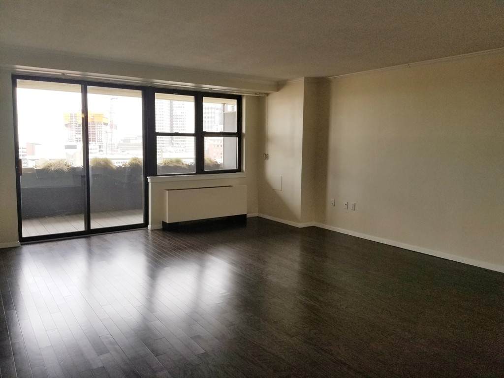 9 Hawthorne - Photo 1