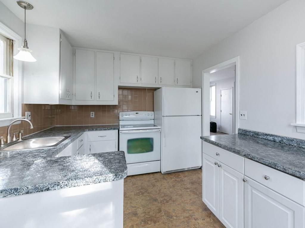 1 Howard St - Photo 1