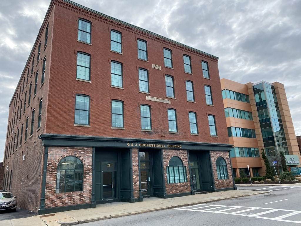 205-211 Bedford St - Photo 1
