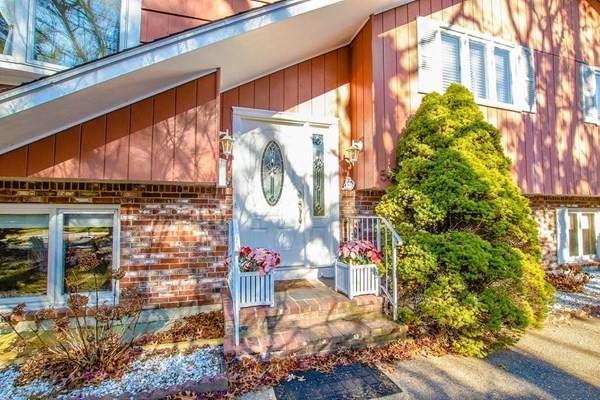 56 Wedgewood Dr - Photo 1