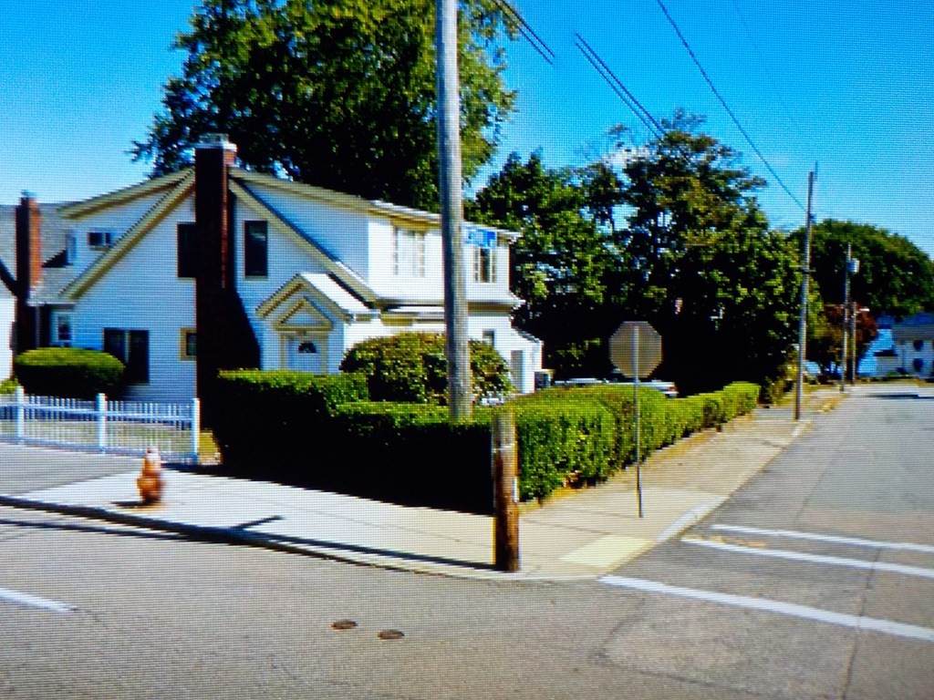 1046 Riverside Ave - Photo 1