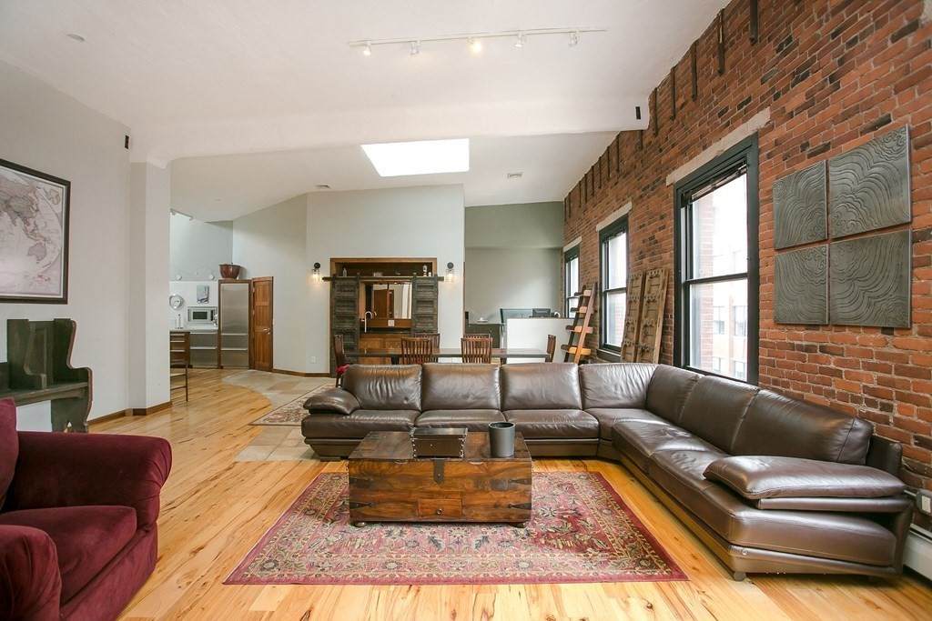 134 Beach St - Photo 1