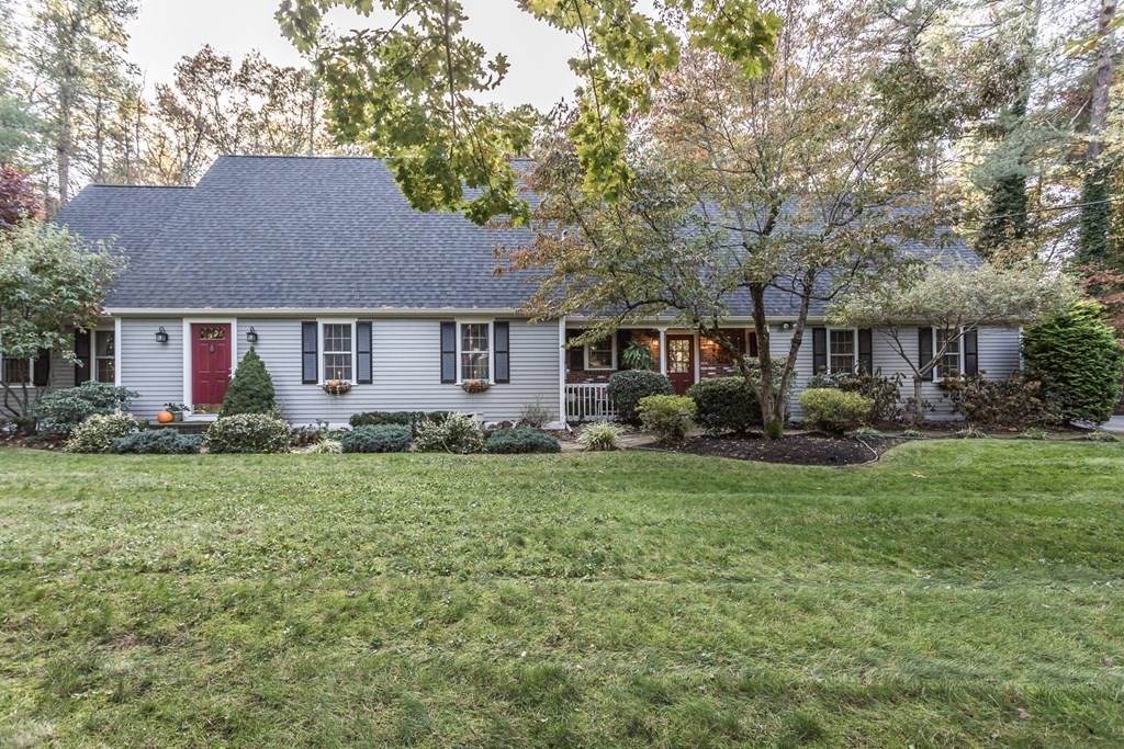 25 Holly Lane - Photo 1