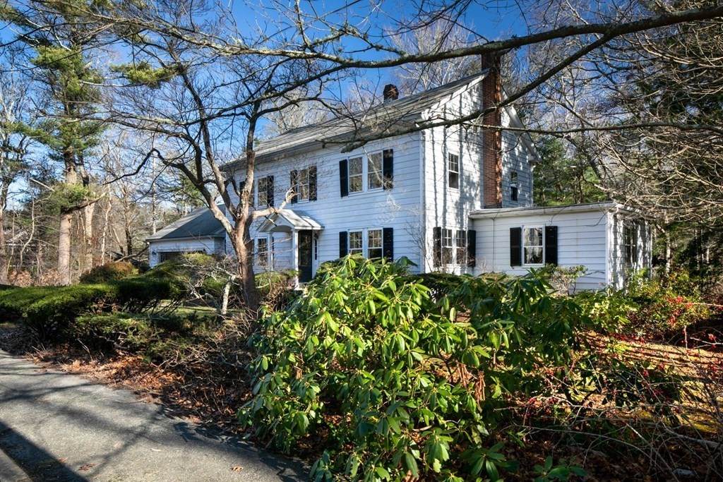 25 Pleasant St - Photo 1