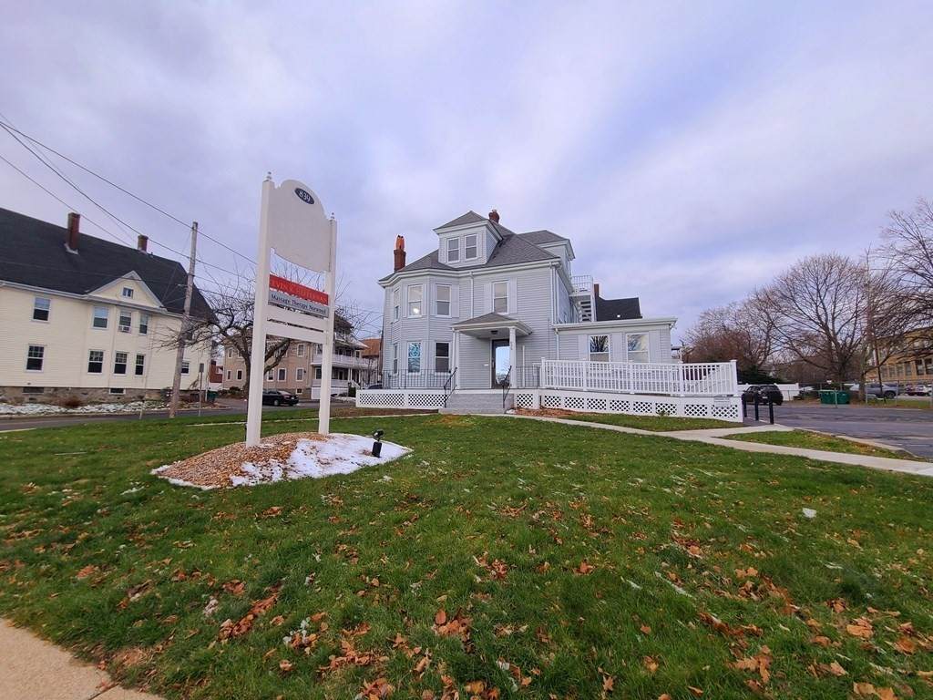 839 Washington St - Photo 1