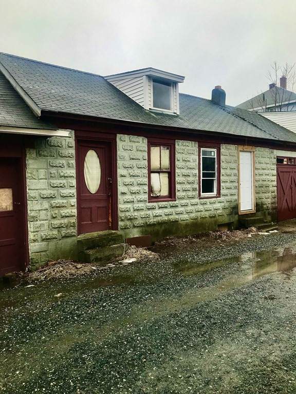 818 Waverley St - Photo 1