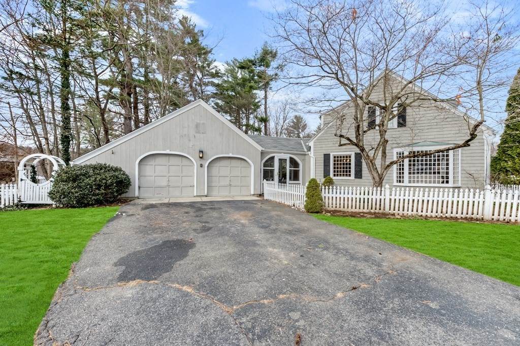 19 Chapin Dr - Photo 1