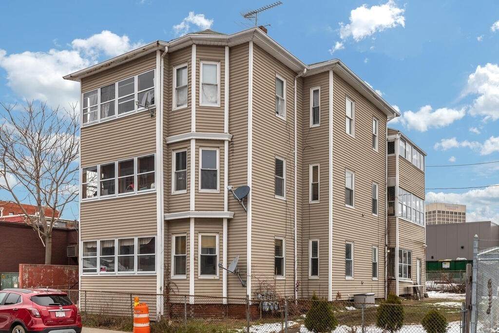 8 Pond St - Photo 1