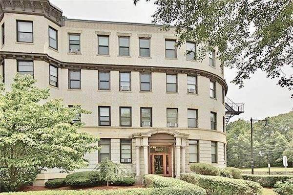1880 Commonwealth Ave - Photo 1