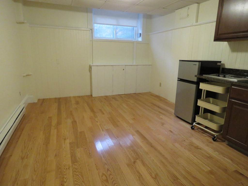 399 Marlborough - Photo 1