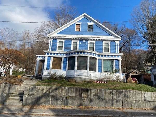 112 Pleasant St - Photo 1