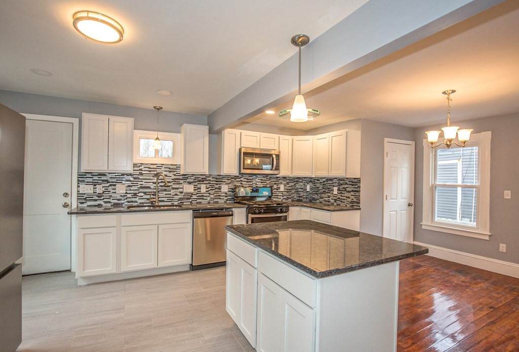 16 Pickett Pl - Photo 1