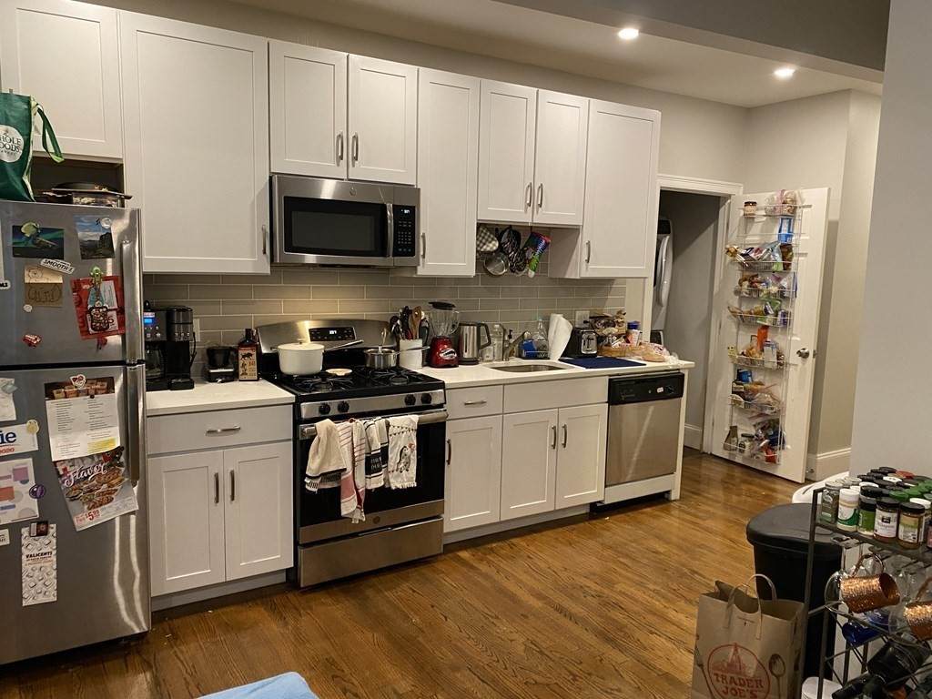 71 Hillside St - Photo 1