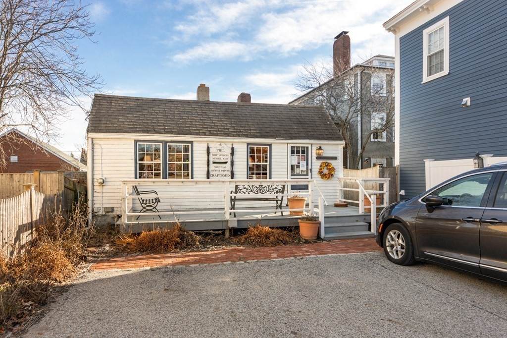 3-1/2 Center St - Photo 1