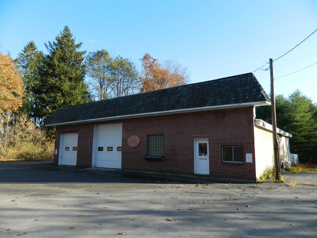 305 Village Street - Photo 1