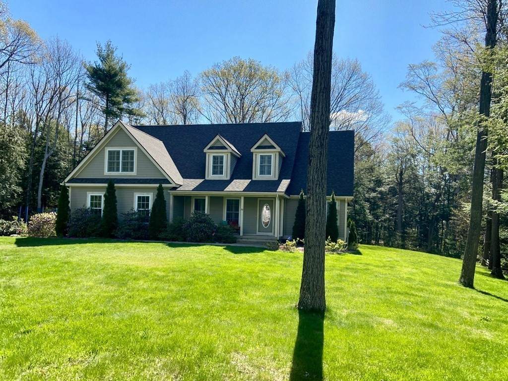 26 Lindenridge Road - Photo 1