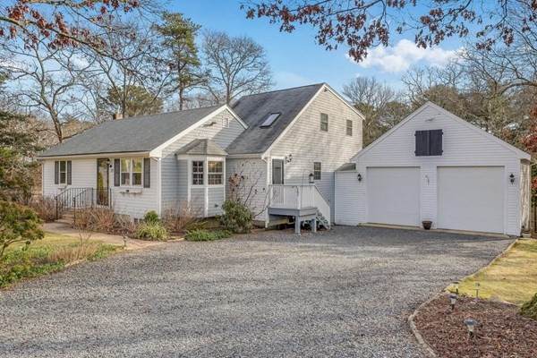 39 Nobska Rd - Photo 1