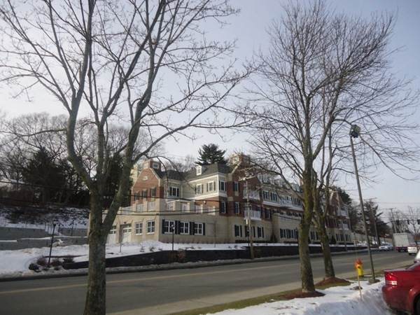 235 Cambridge St - Photo 1