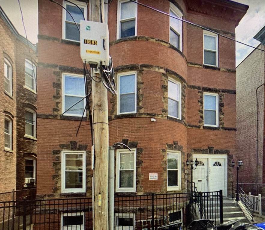 64 Charles St - Photo 1