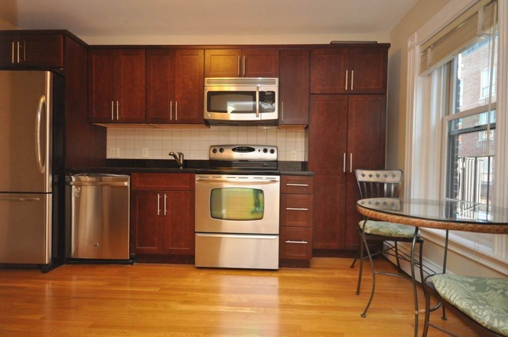 218 Newbury Street - Photo 1