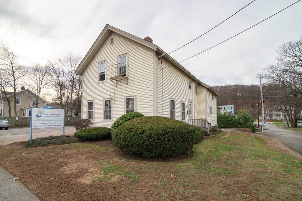 1044 Smithfield Ave - Photo 1