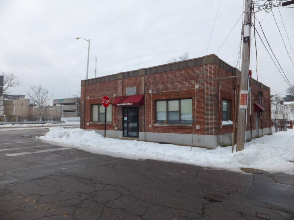 68-70 Sagamore St - Photo 1