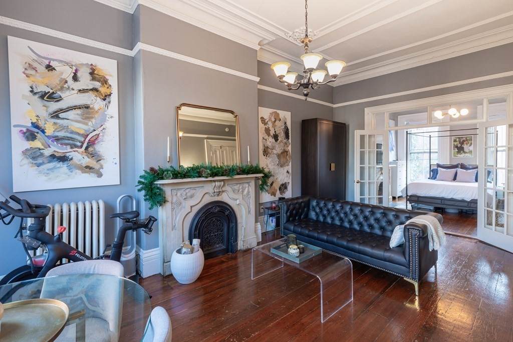 324 Shawmut Avenue - Photo 1