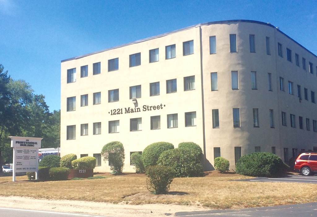 1221 Main St - Photo 1