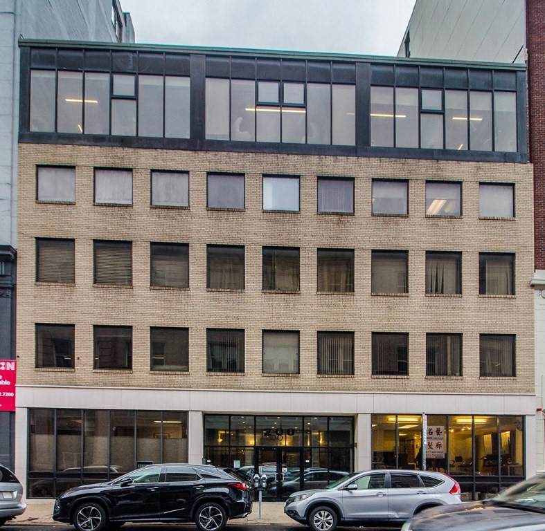 200 Lincoln Street - Photo 1
