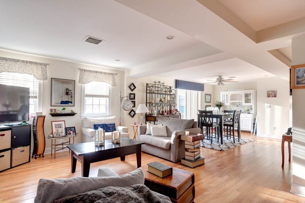 615 Main St - Photo 1