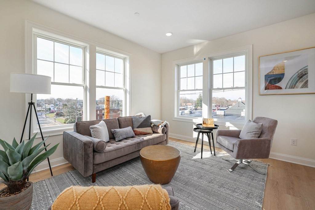 55 Monk Street - Photo 1