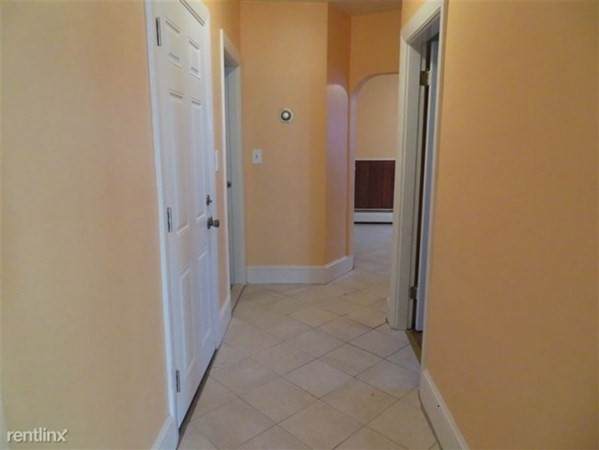 56 Granger St - Photo 1